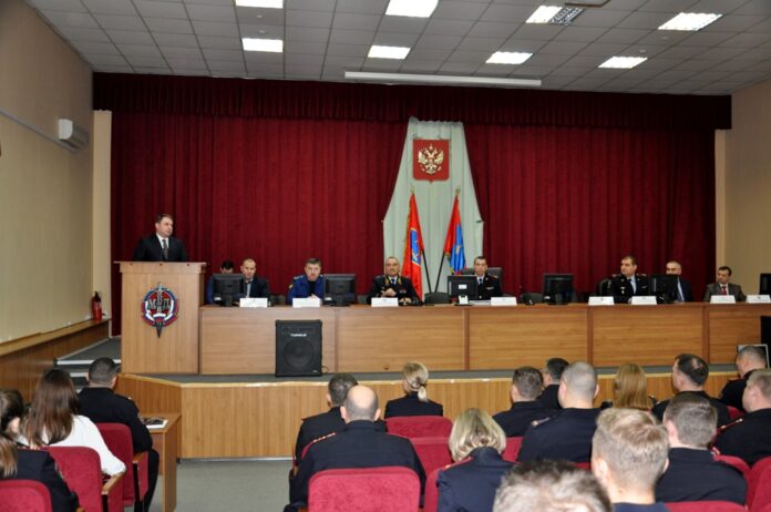 Александр Воронин представил личному составу нового начальника УМВД России по г.o. Подольск Александр Воронин представил личному составу нового начальника УМВД России по г.o. Подольск