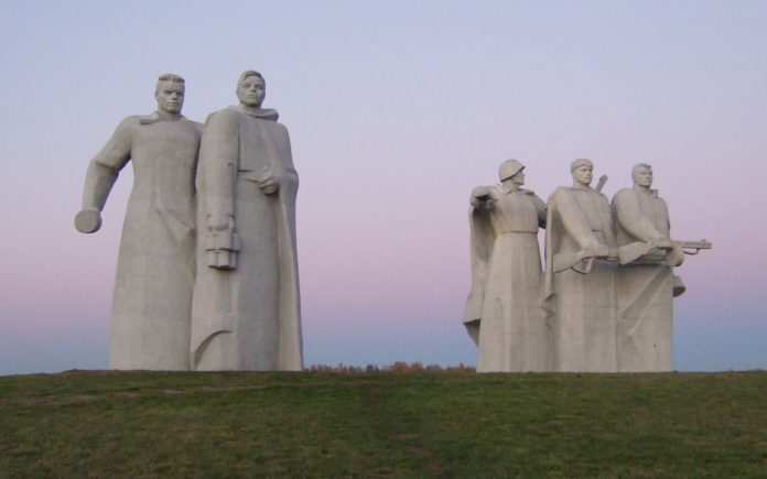 Педагог МЦ “Максимум” организовал онлайн-экскурсию по местам сражений битвы за Москву Педагог МЦ “Максимум” организовал онлайн-экскурсию по местам сражений битвы за Москву