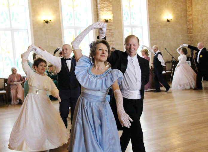 «Гоголевский бал» состоялся в органном зале Культурно-просветительского центра «Дубровицы»