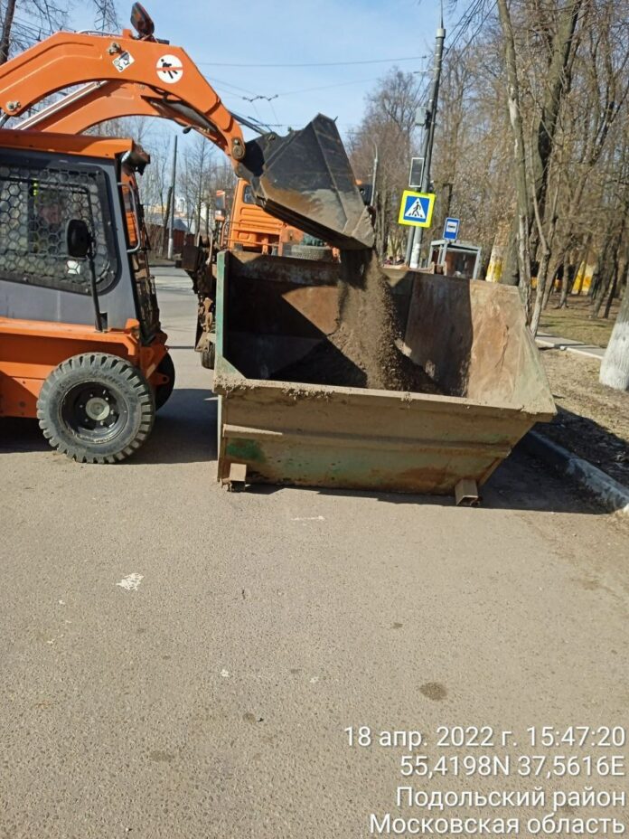 Продолжаются плановые работы в рамках месячника по благоустройству в Большом Подольске Продолжаются плановые работы в рамках месячника по благоустройству в Большом Подольске