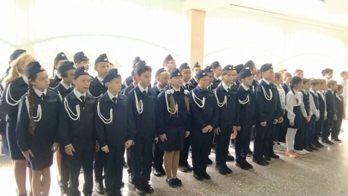 Росгвардейцы провели урок мужества в подольской школе Росгвардейцы провели урок мужества в подольской школе