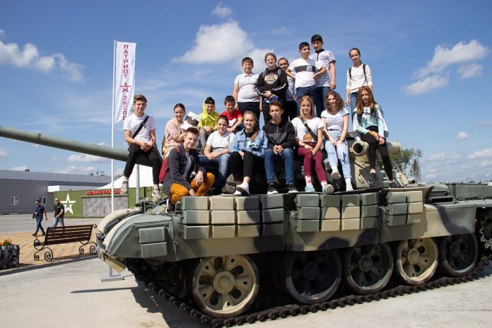 20 юнармейцев Подольска посетили игры АрМИ в парке Патриот 20 юнармейцев Подольска посетили игры АрМИ в парке Патриот