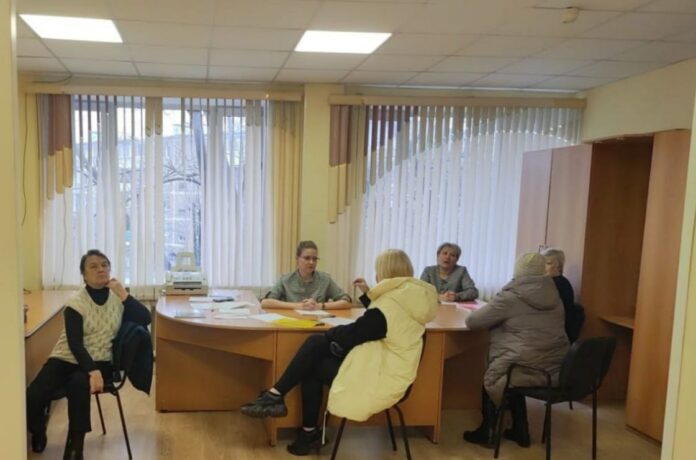 Сотрудники администрации Подольска провели приём жителей в Климовске Сотрудники администрации Подольска провели приём жителей в Климовске