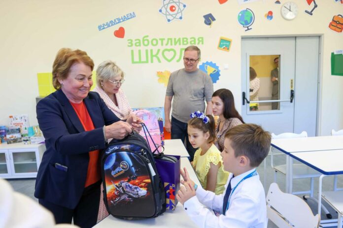 В Федеральном детском реабилитационном центре «Кораблик» в Подольске поздравили школьников В Федеральном детском реабилитационном центре «Кораблик» в Подольске поздравили школьников