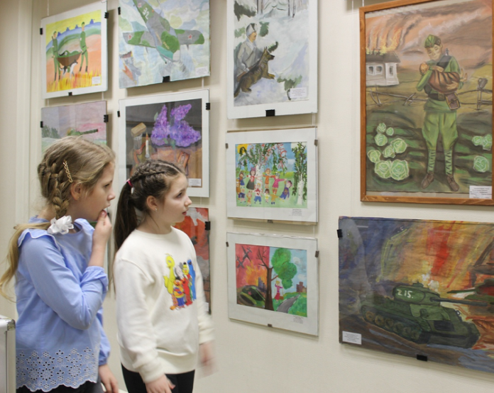 Более 150 работ представили в рамках фестиваля «Эстафета талантов-2020» в выставочном зале Подольска