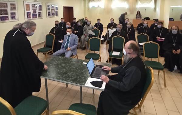 Братское совещание духовенства благочиния состоялось в Воскресенском храме в Подольске Братское совещание духовенства благочиния состоялось в Воскресенском храме в Подольске