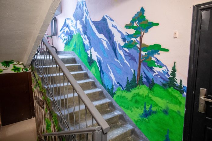 В микрорайоне Кутузово оценили качество ремонта подъездов В микрорайоне Кутузово оценили качество ремонта подъездов