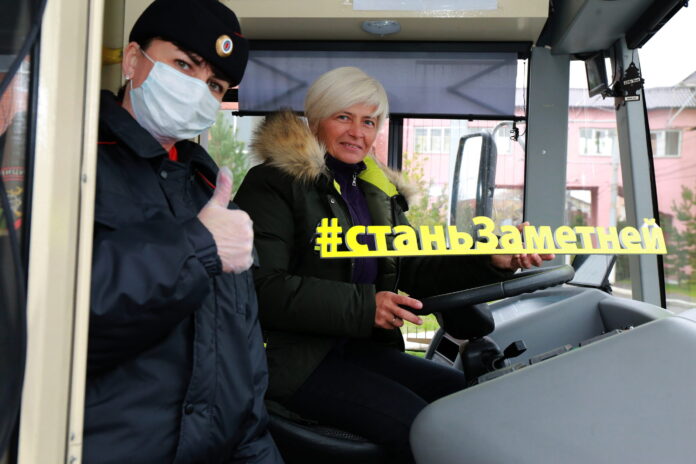 Автоинспекторы Московской области поздравили водителей троллейбусов с Днем работника автомобильного и городского пассажирского транспорта Автоинспекторы Московской области поздравили водителей троллейбусов с Днем работника автомобильного и городского пассажирского транспорта