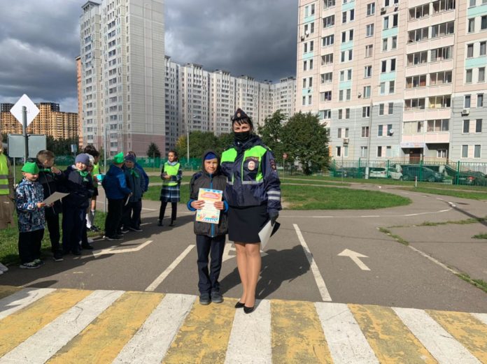 Тематический квест-игру в автогородке провели сотрудники подольской Госавтоинспекции Тематический квест-игру в автогородке провели сотрудники подольской Госавтоинспекции