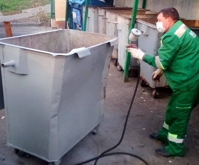 МСК-НТ информирует: покраска и ремонт баков ТКО проводится в плановом режиме