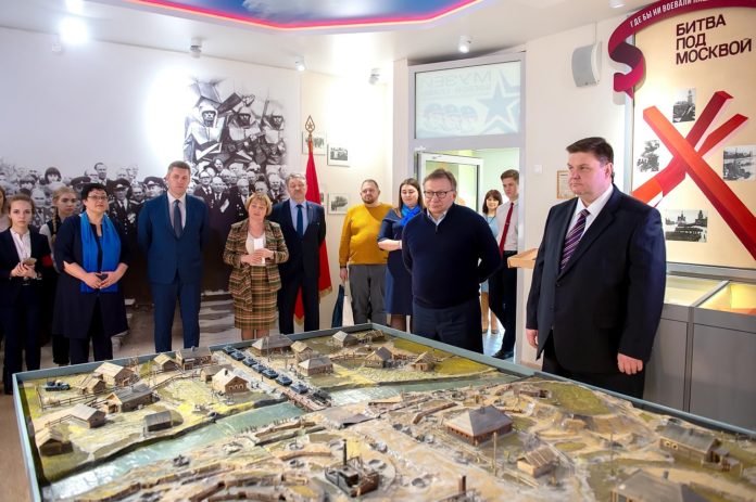 В школе №18 имени Подольских курсантов открыли обновленный музей