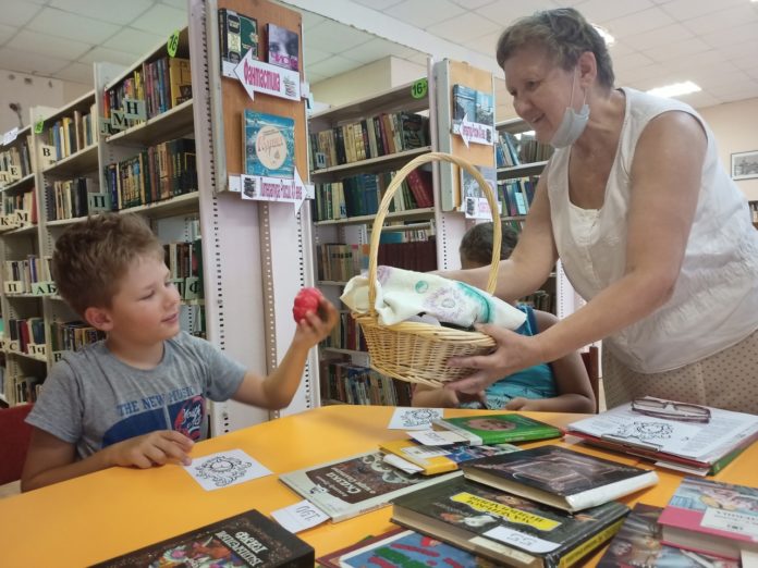 Юные читатели библиотеки №27 отправились в путешествие по сказкам