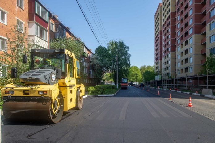 Продолжается ремонт муниципальных дорог в Большом Подольске Продолжается ремонт муниципальных дорог в Большом Подольске