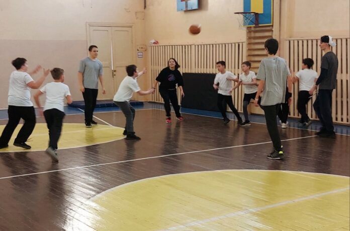 В КДЦ «Южный» прошел мастер-класс по древнерусской игре Кила В КДЦ «Южный» прошел мастер-класс по древнерусской игре Кила