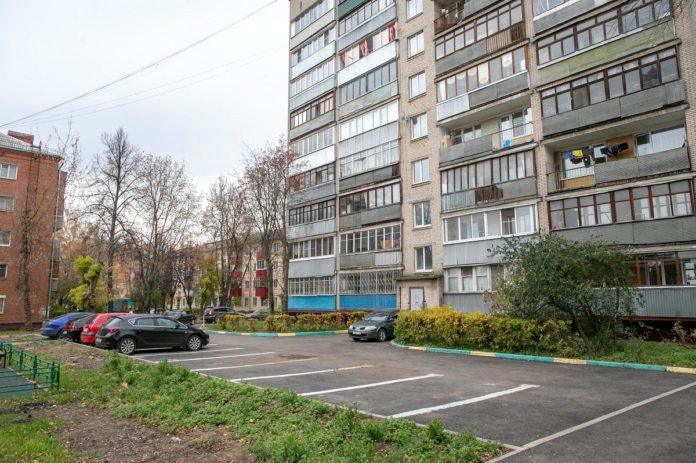 Работы по обустройству парковочных площадок проводятся в Большом Подольске