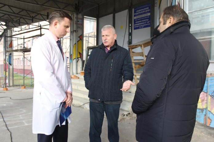 Павел Максимович проверил ход работ по капремонту в Подольском роддоме