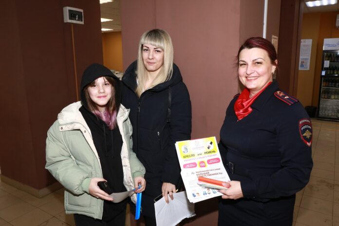 Сотрудники Госавтоинспекции г.о. Подольск провели тематическую акцию «Пристегнись!» Сотрудники Госавтоинспекции г.о. Подольск провели тематическую акцию «Пристегнись!»