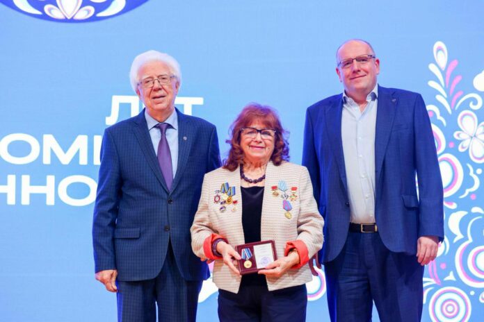 На «ГИДРОПРЕССе» отметили 80-летие атомной отрасли России На «ГИДРОПРЕССе» отметили 80-летие атомной отрасли России