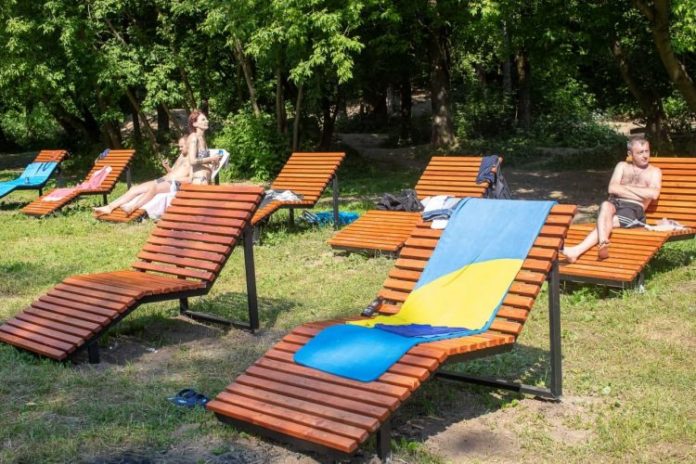 На пляже в ПКиО им. Талалихина становится комфортнее На пляже в ПКиО им. Талалихина становится комфортнее