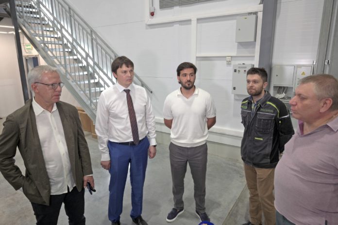 Вячеслав Фетисов посетил промышленный цифровой коворкинг в Подольске 12 июля