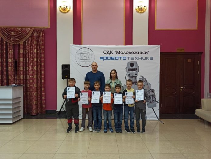 На фестивале робототехники «Робосессия» юные подольчане представили свои инженерные проекты На фестивале робототехники «Робосессия» юные подольчане представили свои инженерные проекты