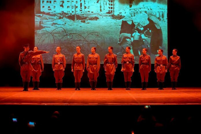 Танцевальный коллектив «Славянская слобода» представил программу ко Дню Победы