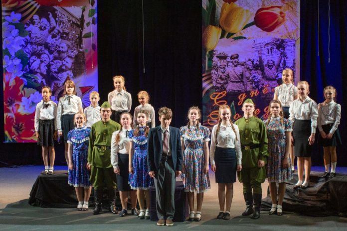 В Подольске состоялся музыкальный спектакль «Мотивы памяти в сердцах у поколений» В Подольске состоялся музыкальный спектакль «Мотивы памяти в сердцах у поколений»