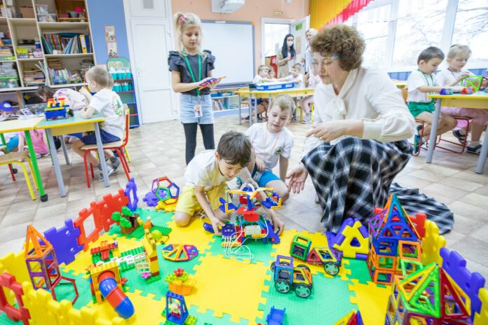 Проект «STEM-TV навигатор для родителей» реализуется в детском саду №7 «Ёлочка» Проект «STEM-TV навигатор для родителей» реализуется в детском саду №7 «Ёлочка»