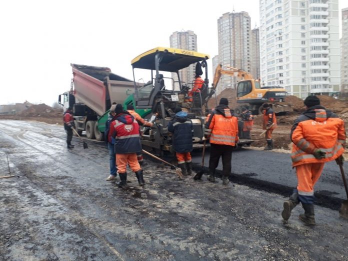 Начато асфальтирование автодороги в микрорайоне Кузнечики горокруга Подольск Начато асфальтирование автодороги в микрорайоне Кузнечики горокруга Подольск