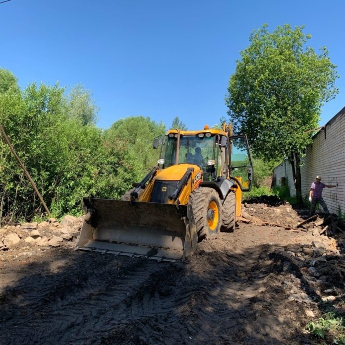 Возобновилось строительство тротуара от ЖК “Эстет”