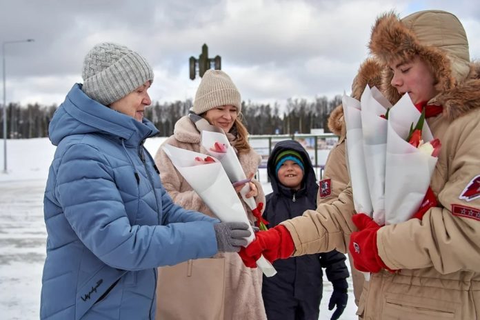 Подольские юнармейцы приняли участие в акции «Женщины Подмосковья» Подольские юнармейцы приняли участие в акции «Женщины Подмосковья»