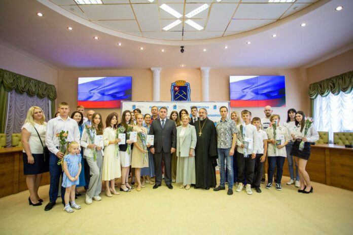 Торжественное вручение первых паспортов юным жителям Большого Подольска Торжественное вручение первых паспортов юным жителям Большого Подольска