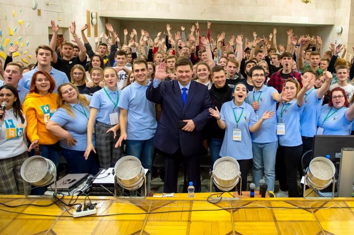 Николай Пестов ответил на вопросы участников молодежного слета в «Мечте»