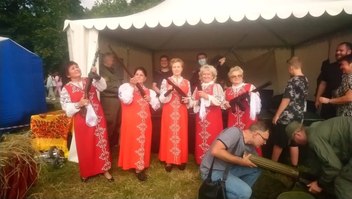 Оружие из ЦНИИТОЧМАШ вызвало огромный интерес у гостей фестиваля «Славянское подворье» Оружие из ЦНИИТОЧМАШ вызвало огромный интерес у гостей фестиваля «Славянское подворье»