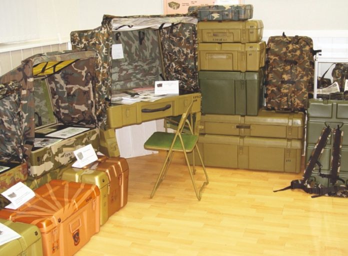 Свыше 200 типоразмеров стеклопластиковых ящиков и упаковок для вооружения и военной техники разработал и... Свыше 200 типоразмеров стеклопластиковых ящиков и упаковок для вооружения и военной техники разработал и...