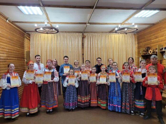 Конкурс солистов “Живой родник” состоялся в подольской школе фольклорного искусства “Моя Русь” Конкурс солистов “Живой родник” состоялся в подольской школе фольклорного искусства “Моя Русь”