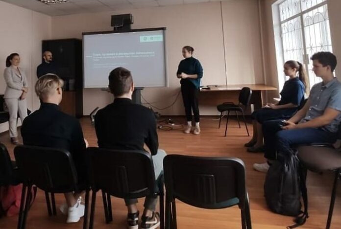 Представители ФГУП «НИИ НПО «ЛУЧ» обсудили вопросы взаимодействия со школами региона