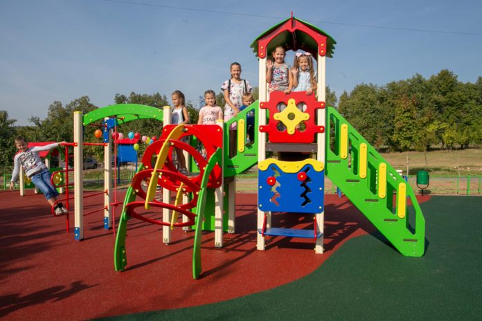 72 детских и спортивных площадки установят в Подольске в 2019 году 72 детских и спортивных площадки установят в Подольске в 2019 году