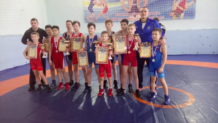 11 медалей на турнире по греко-римской борьбе завоевали спортсмены из Подольска