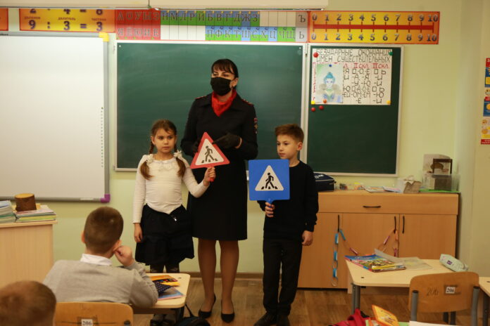 В микрорайоне Львовский провели тематическое мероприятие для школьников В микрорайоне Львовский провели тематическое мероприятие для школьников