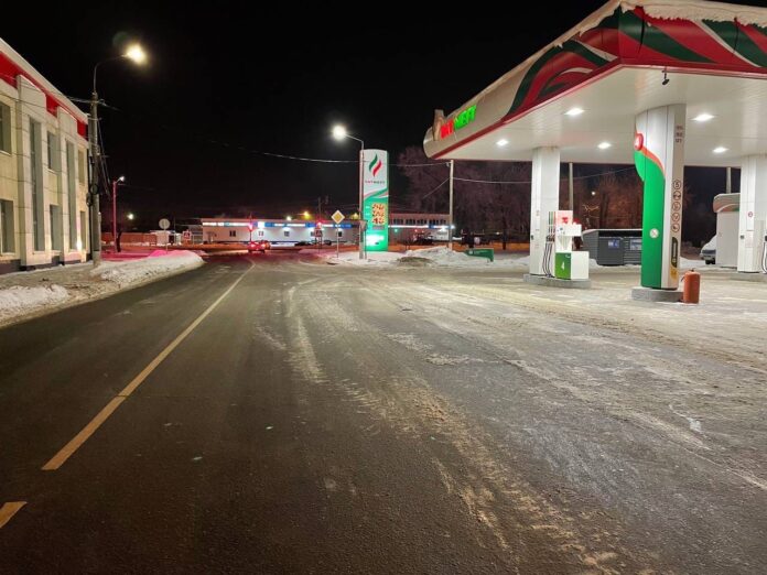 В Климовске демонтировали незаконное сооружение на улице Симферопольской