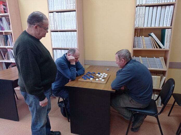 Клуб “Русские шашки” работает в Центральной библиотеке Городского округа Подольск