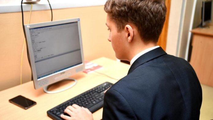 В Подольске состоялся тренировочный ЕГЭ по информатике и ИКТ в компьютерной форме В Подольске состоялся тренировочный ЕГЭ по информатике и ИКТ в компьютерной форме