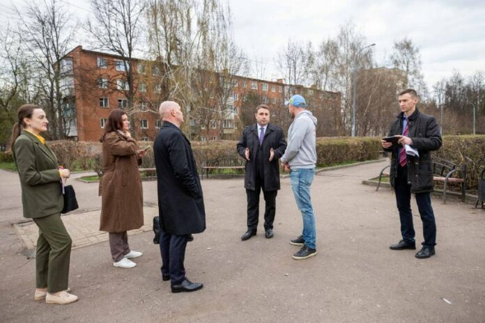 Сквер 200-летия Подольска будет благоустроен с учетом мнения жителей Сквер 200-летия Подольска будет благоустроен с учетом мнения жителей