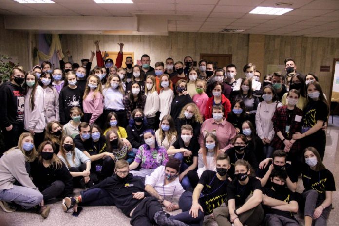 Участники VI Подольской городской школы вожатых  обучались игровым технологиям на первом занятии Участники VI Подольской городской школы вожатых  обучались игровым технологиям на первом занятии