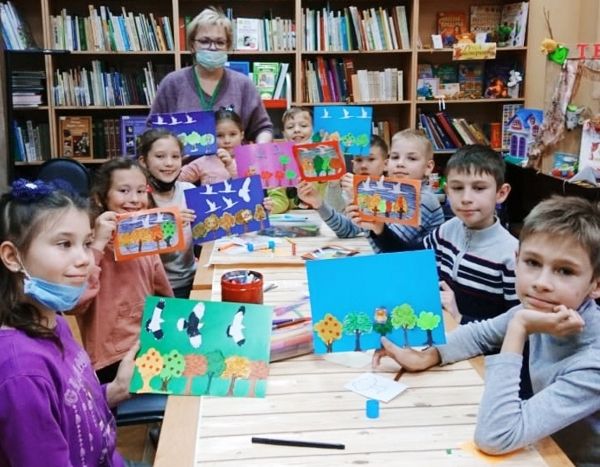 Мастер-класс “Осенние фантазии” состоялся в Центральной детской библиотеке Мастер-класс “Осенние фантазии” состоялся в Центральной детской библиотеке