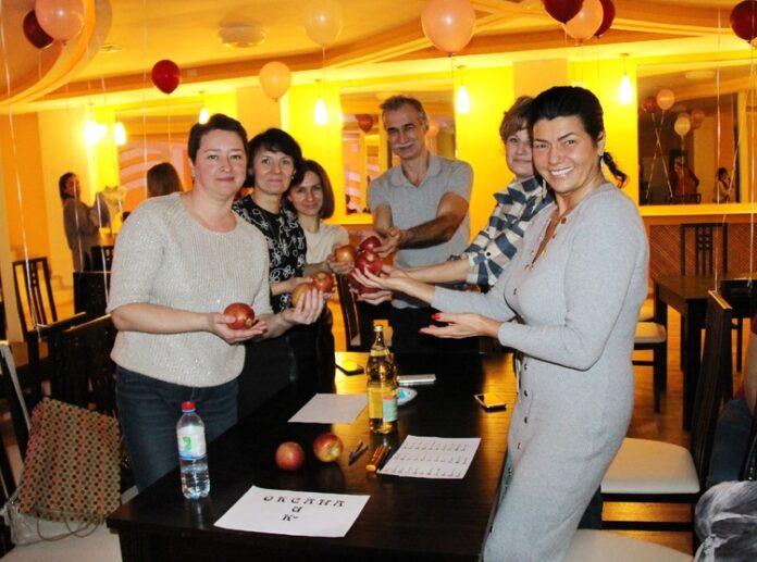 КВИЗ “В гостях у сказки” прошел в КПЦ “Дубровицы” КВИЗ “В гостях у сказки” прошел в КПЦ “Дубровицы”