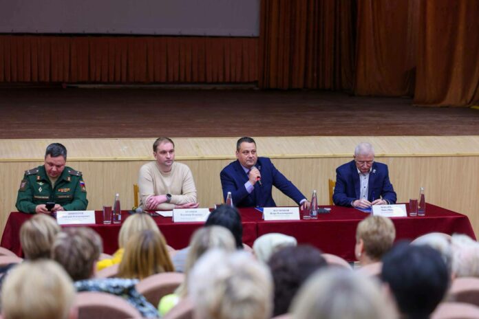 В Подольске в формате выездной администрации прошла встреча с коллективом госпиталя В Подольске в формате выездной администрации прошла встреча с коллективом госпиталя