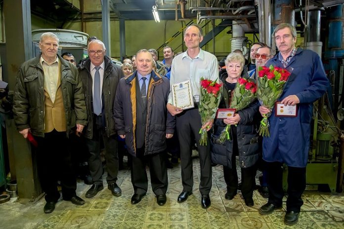 Сотрудники подольского предприятия «Химико-металлургическая компания» отмечены наградами муниципального уровня Сотрудники подольского предприятия «Химико-металлургическая компания» отмечены наградами муниципального уровня