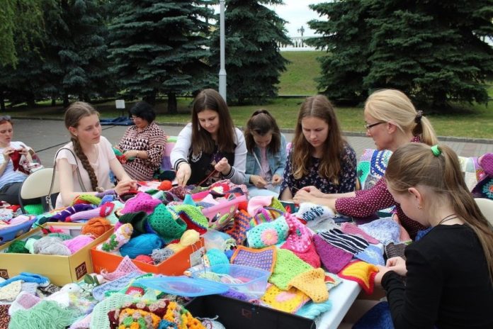 Акция «Вязание на публике» состоится в подольском парке «Дубрава»